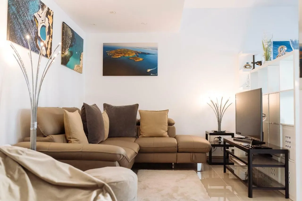 Tres Chic Double Sized Apartment Bükreş Romanya