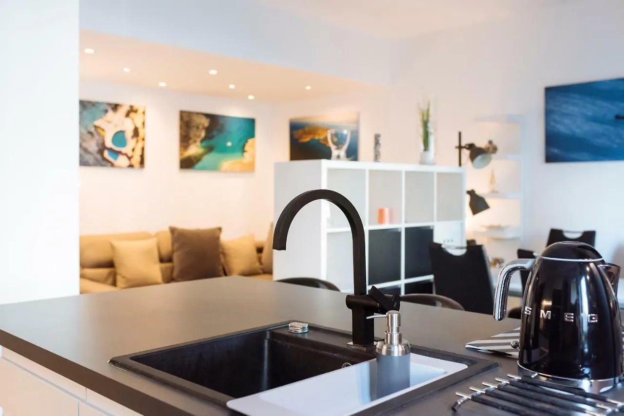 Tres Chic Double Sized Apartment Bucarest 0*,  Romania